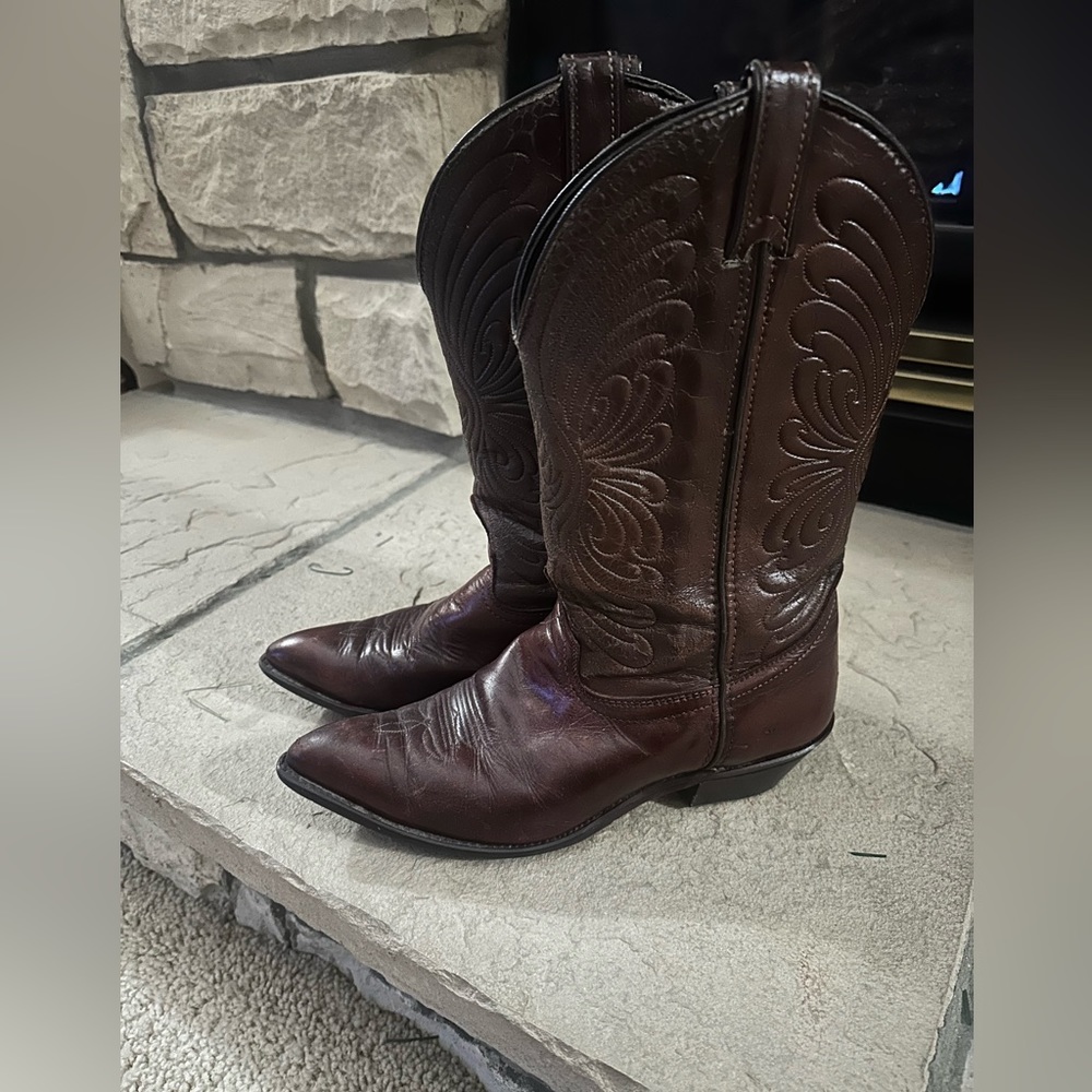 Burgundy cowgirl boots